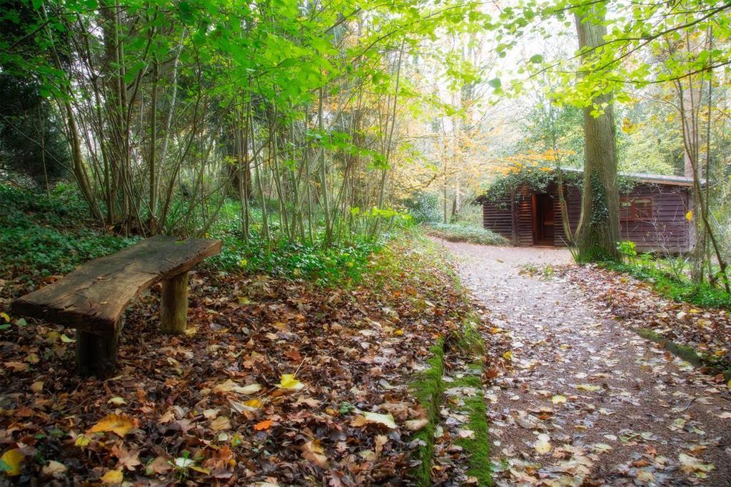 Pinetum Lodge Gloucester Room photo