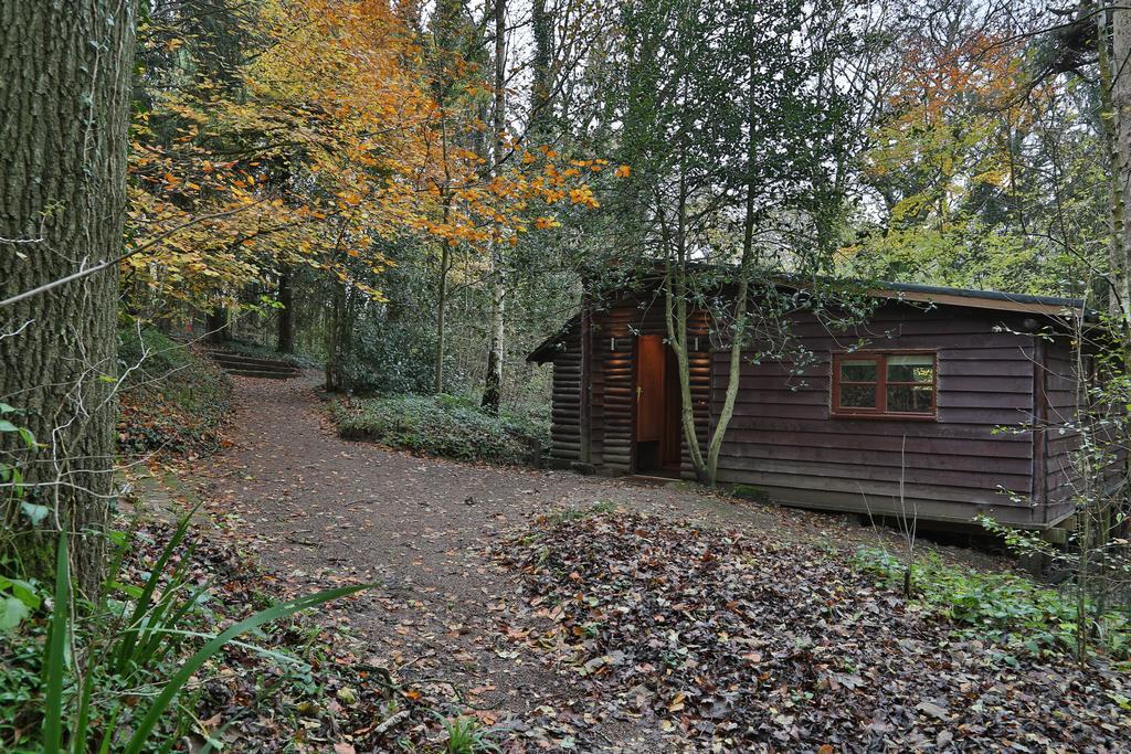 Pinetum Lodge Gloucester Room photo
